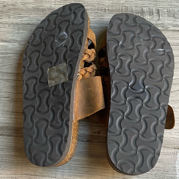 White Mountain Brown Leather Sandals Braided Straps Large Brass Buckle SZ 6 - Picture 11 of 14